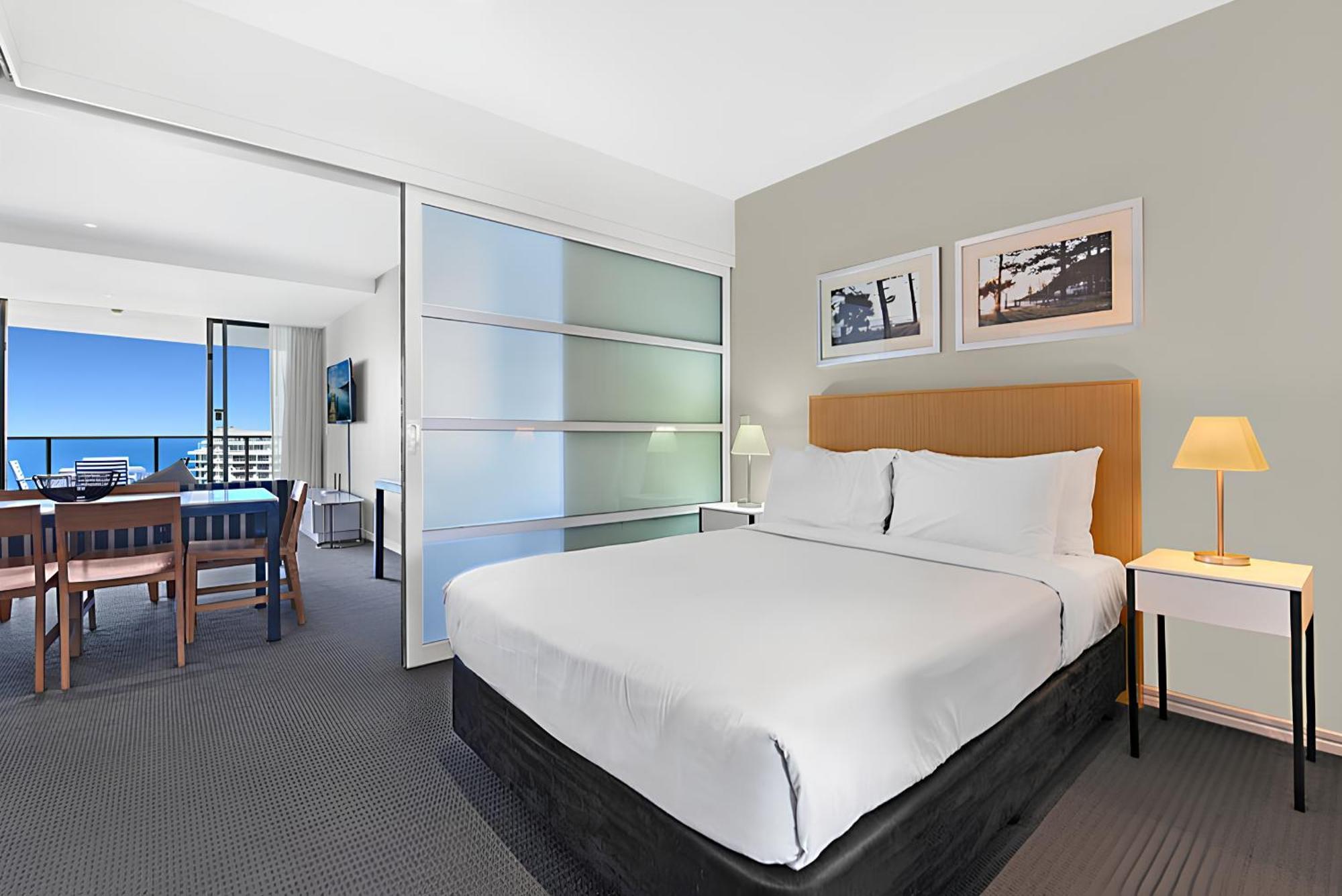 Number 1 H Residences - Wifi, Parking & More By Gold Coast Holidays Экстерьер фото