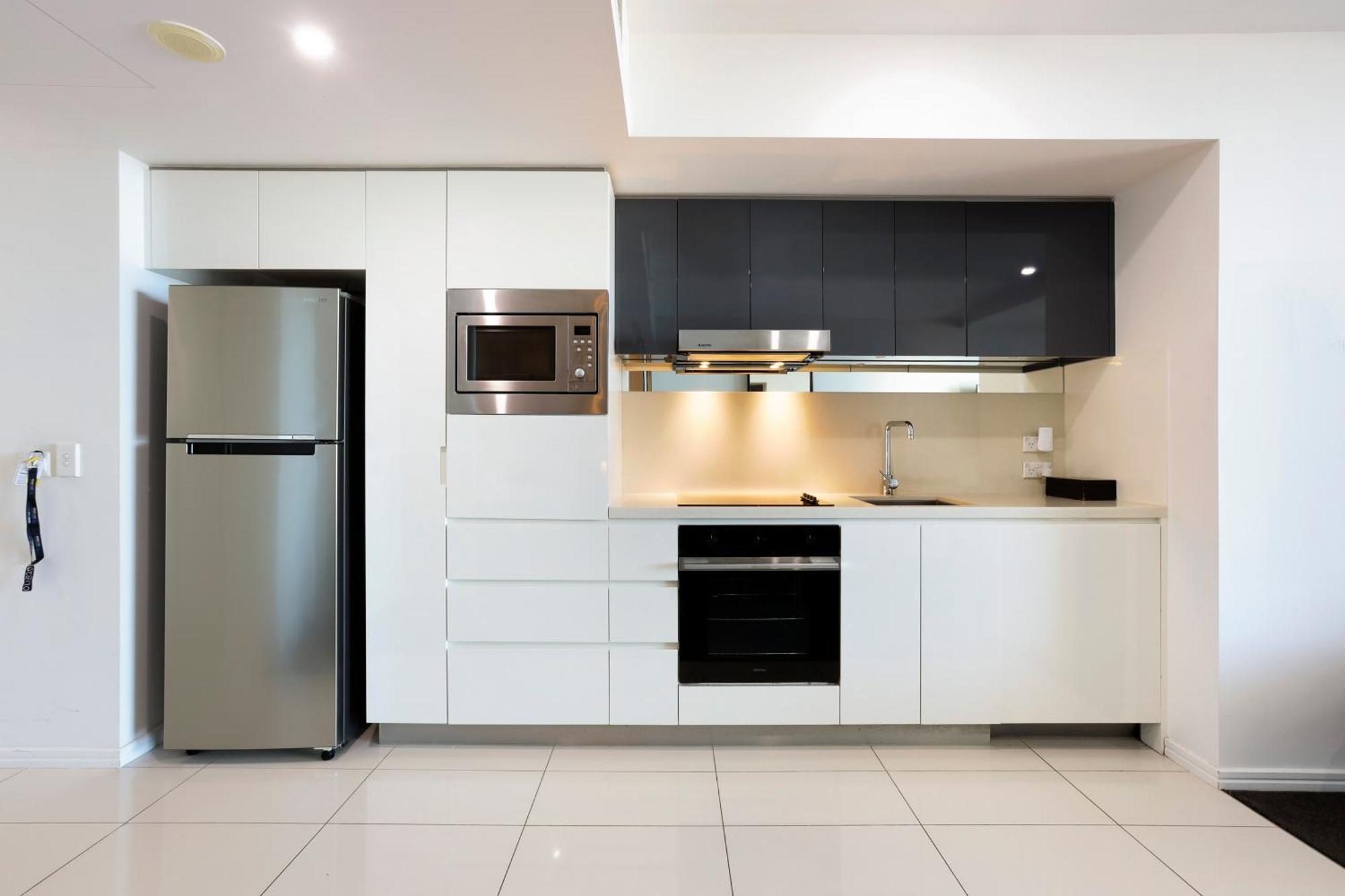 Number 1 H Residences - Wifi, Parking & More By Gold Coast Holidays Экстерьер фото