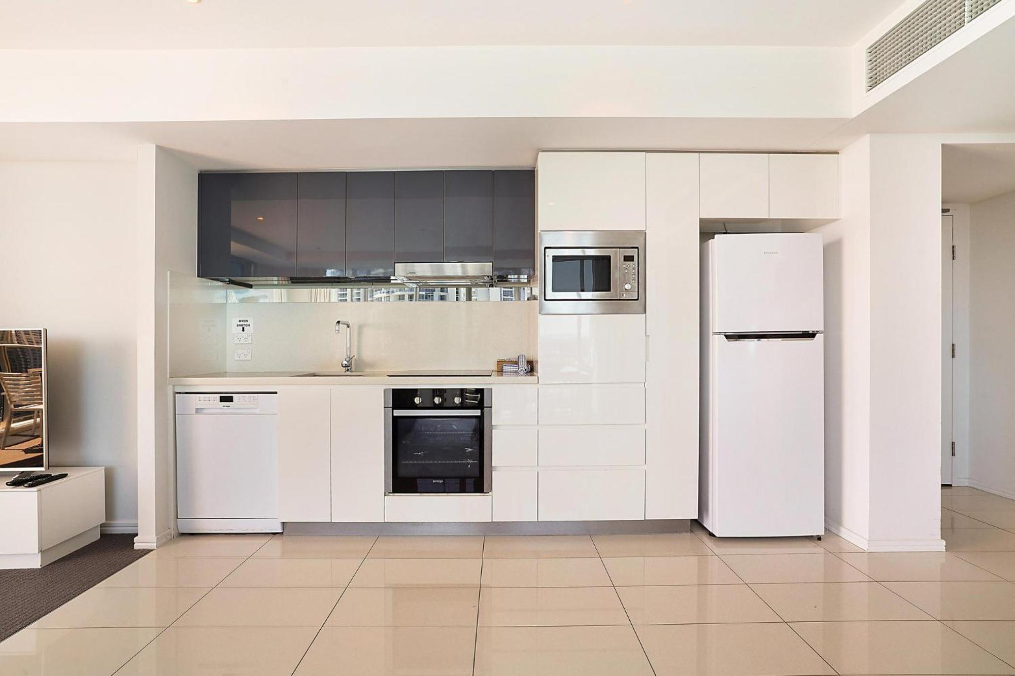 Number 1 H Residences - Wifi, Parking & More By Gold Coast Holidays Экстерьер фото