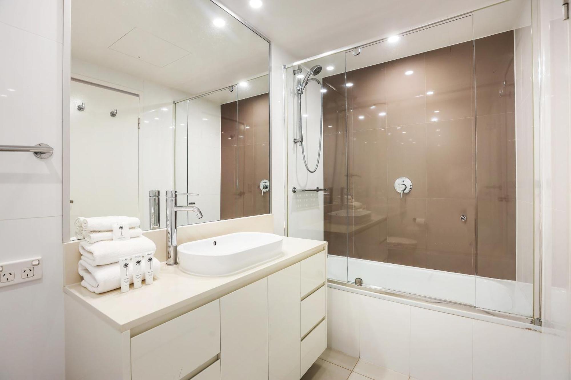 Number 1 H Residences - Wifi, Parking & More By Gold Coast Holidays Экстерьер фото
